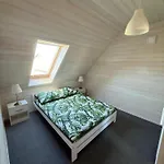 Przy Stajni 펜션 레왈