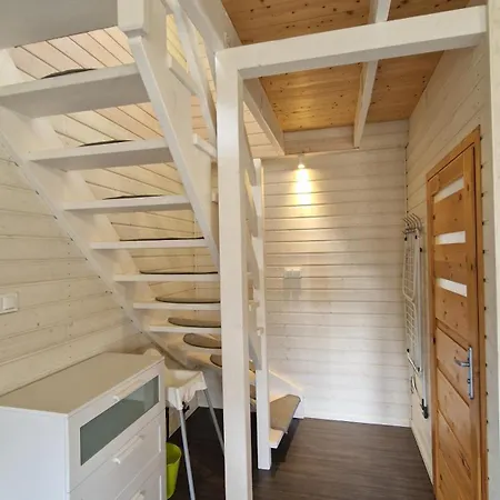 別荘 Przy Stajni レバル