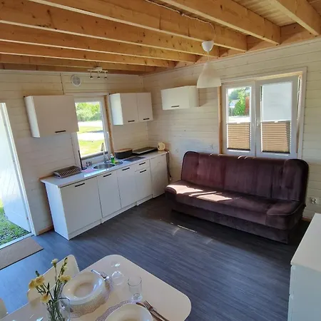 Przy Stajni レバル