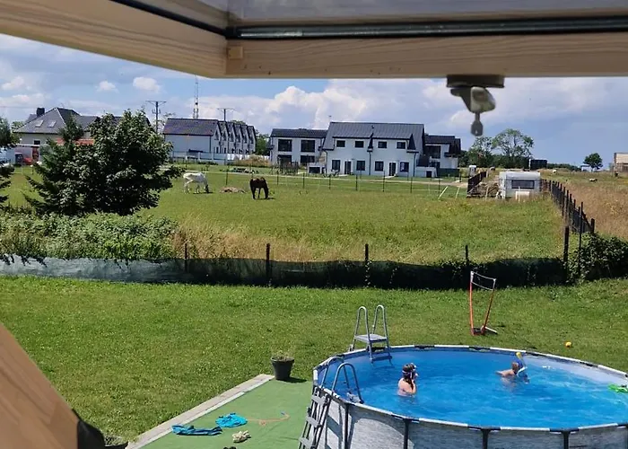 Przy Stajni * レバル